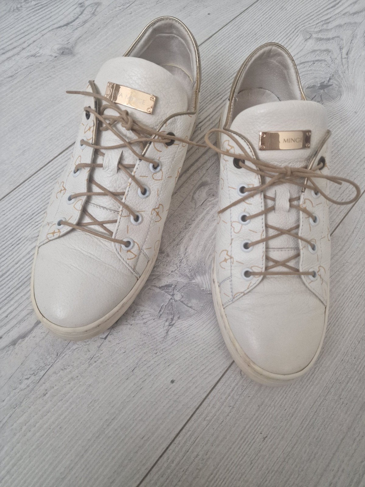 Eva Minge Sneakers - Wit met gouden details, maat 38, Ophalen of Verzenden, Gedragen, Wit, Sneakers of Gympen
