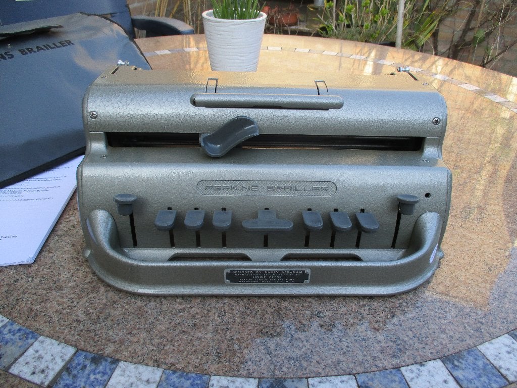 GEZOCHT !!! Perkins Brailler reparateur, Ophalen of Verzenden