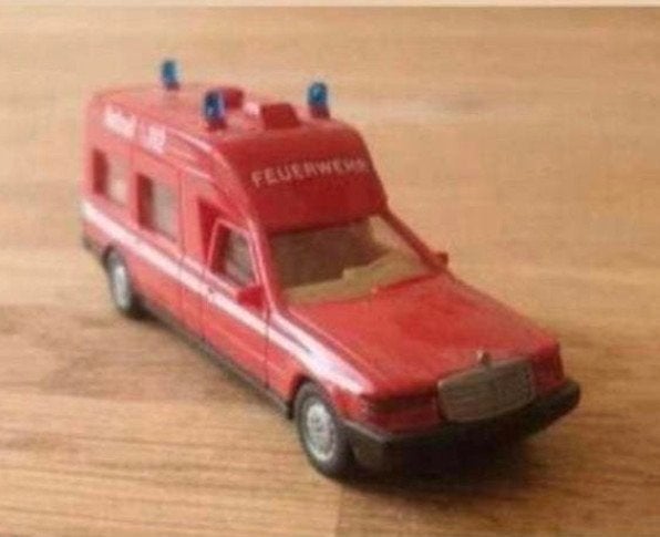 WIKING Mercedes-Benz Brandweer Ambulance – Notruf 112, Hobby en Vrije tijd, Ophalen of Verzenden, Zo goed als nieuw, Auto, Wiking