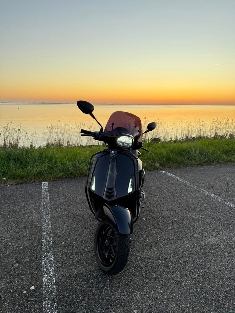 Custom Vespa Sprint E5 Midnight Blue, Fietsen en Brommers, Ophalen, Zo goed als nieuw, Benzine, 50 cc