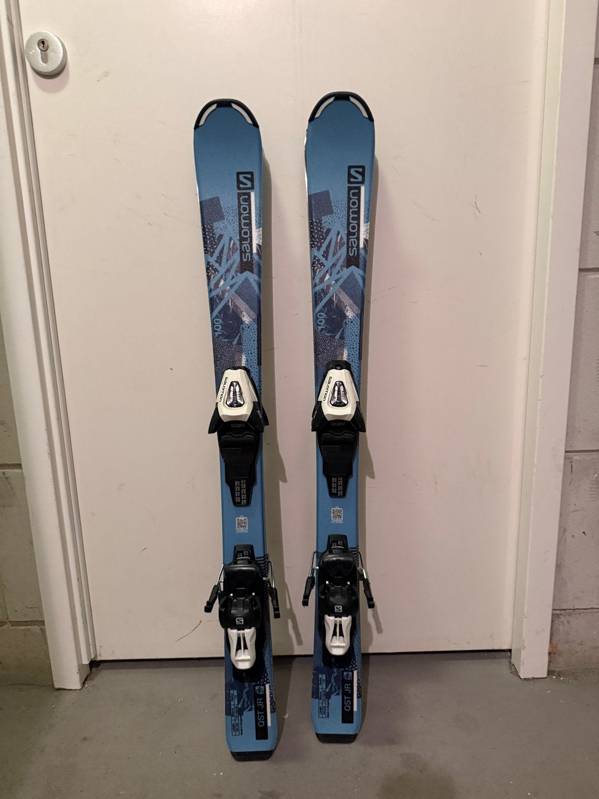 Salomon QST jr skis 100cm + bindings, Zo goed als nieuw, Carve, Skiën, Minder dan 100 cm
