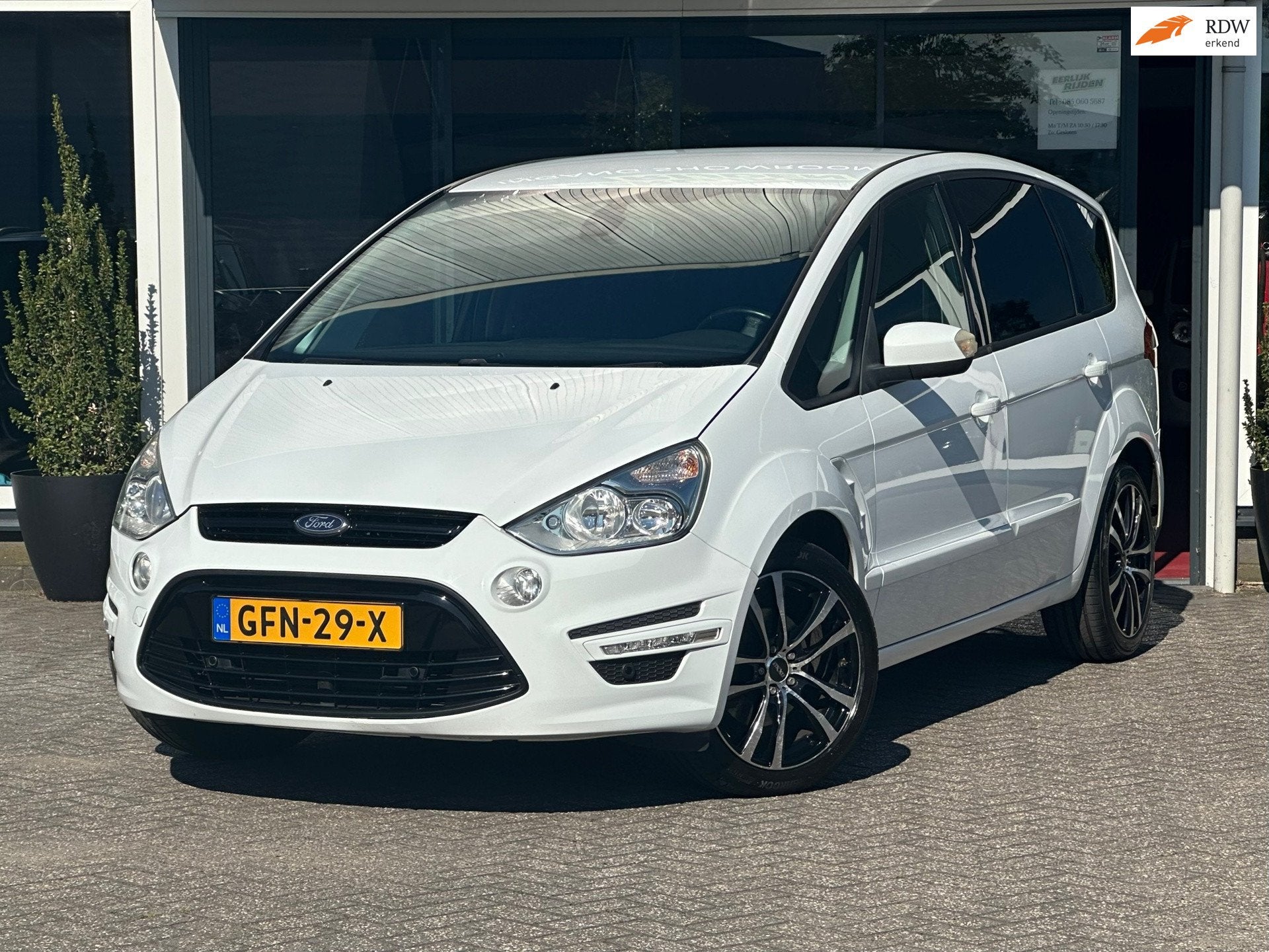 Ford S-MAX 1.6 Platinum 7persoons / Nwe Apk, Voorwielaandrijving, Gebruikt, 4 cilinders, 7 stoelen