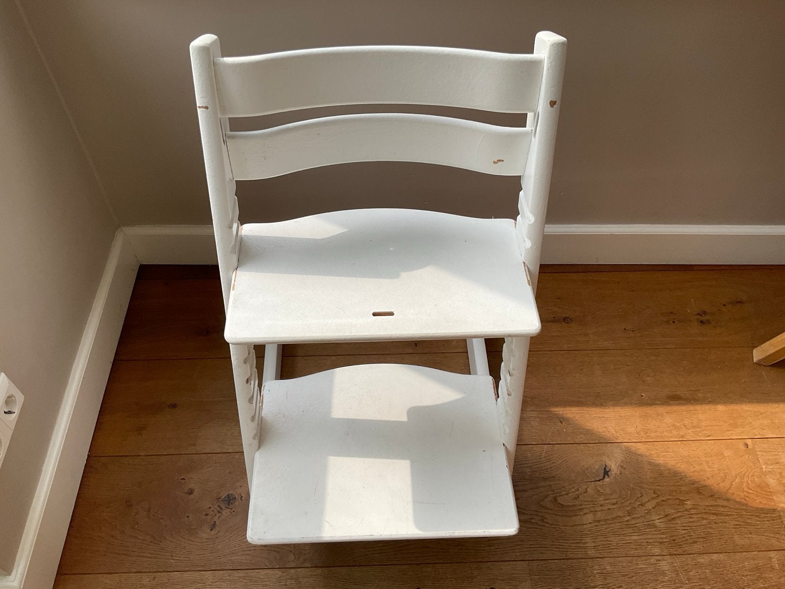 Stokke Tripp Trapp kinderstoel - Wit, Kinderen en Baby's, Kinderstoelen, Ophalen, Gebruikt, Meegroeistoel, Aanschuifbaar