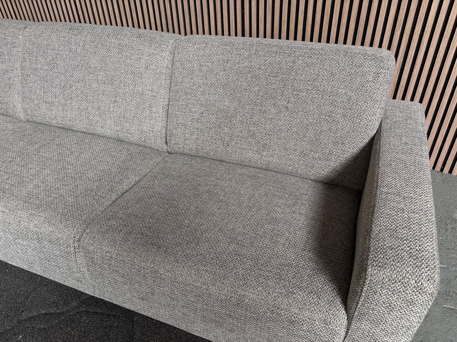 GRATIS LEVERING Hoekbank Grijs De Bommel 254X177 GEREINIGD, 250 tot 300 cm, Grijs hoekbank, Hoekbank, Ophalen of Verzenden