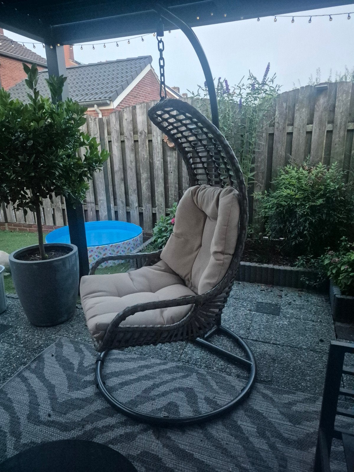 mooie hangstoel, Ophalen