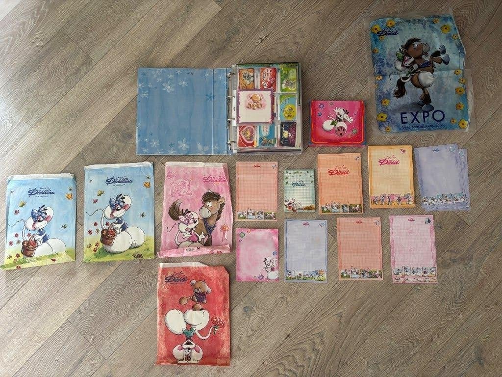 Grote Diddle verzameling + internationale 3Dkaarten+tasjes, Ophalen, Diddl, Zo goed als nieuw, Papier, Kaart of Schrift