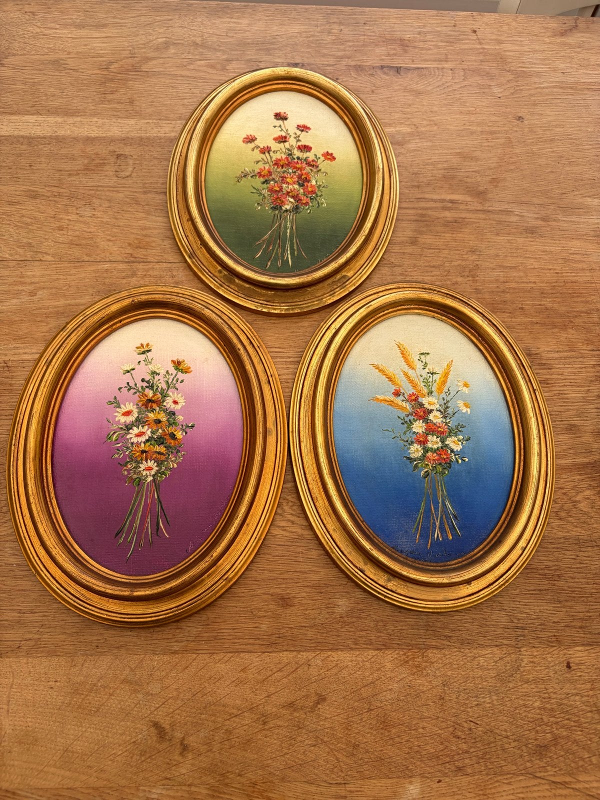 Vintage bloemen schilderijtjes in ovale gouden lijst, Antiek en Kunst, Ophalen of Verzenden