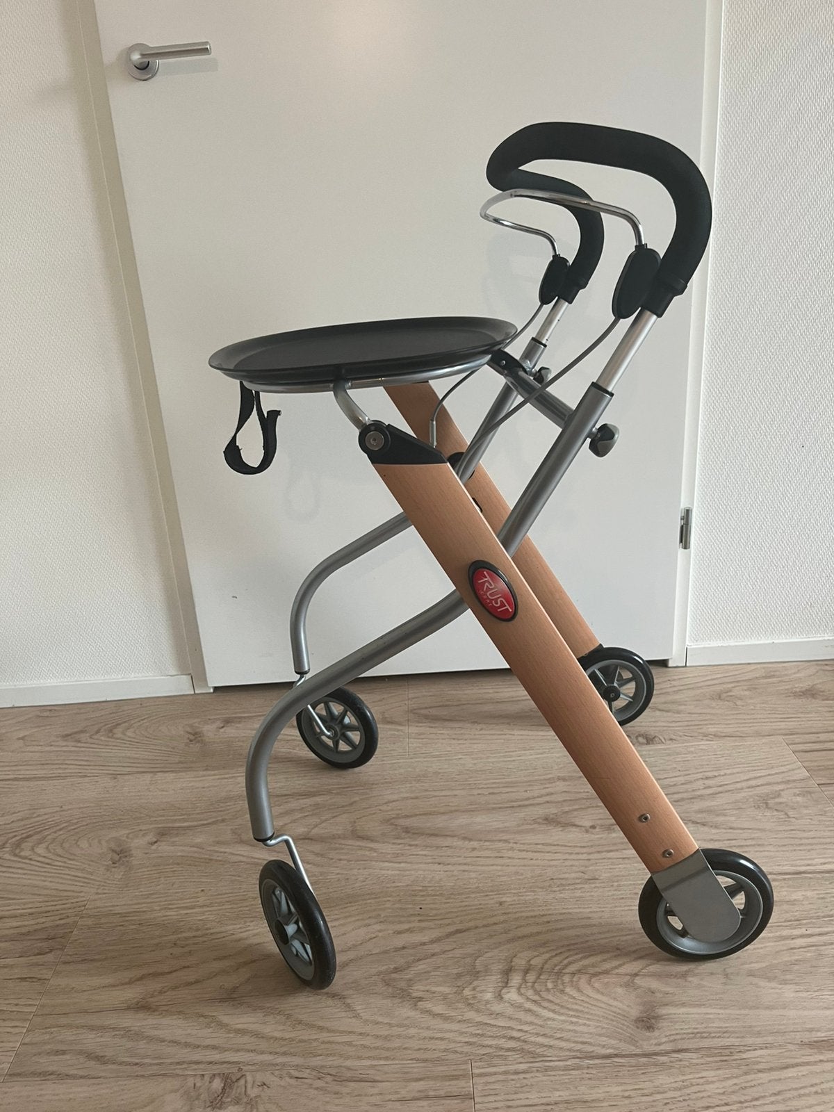 Trust rollator voor binnen, Diversen, Ophalen, Zo goed als nieuw