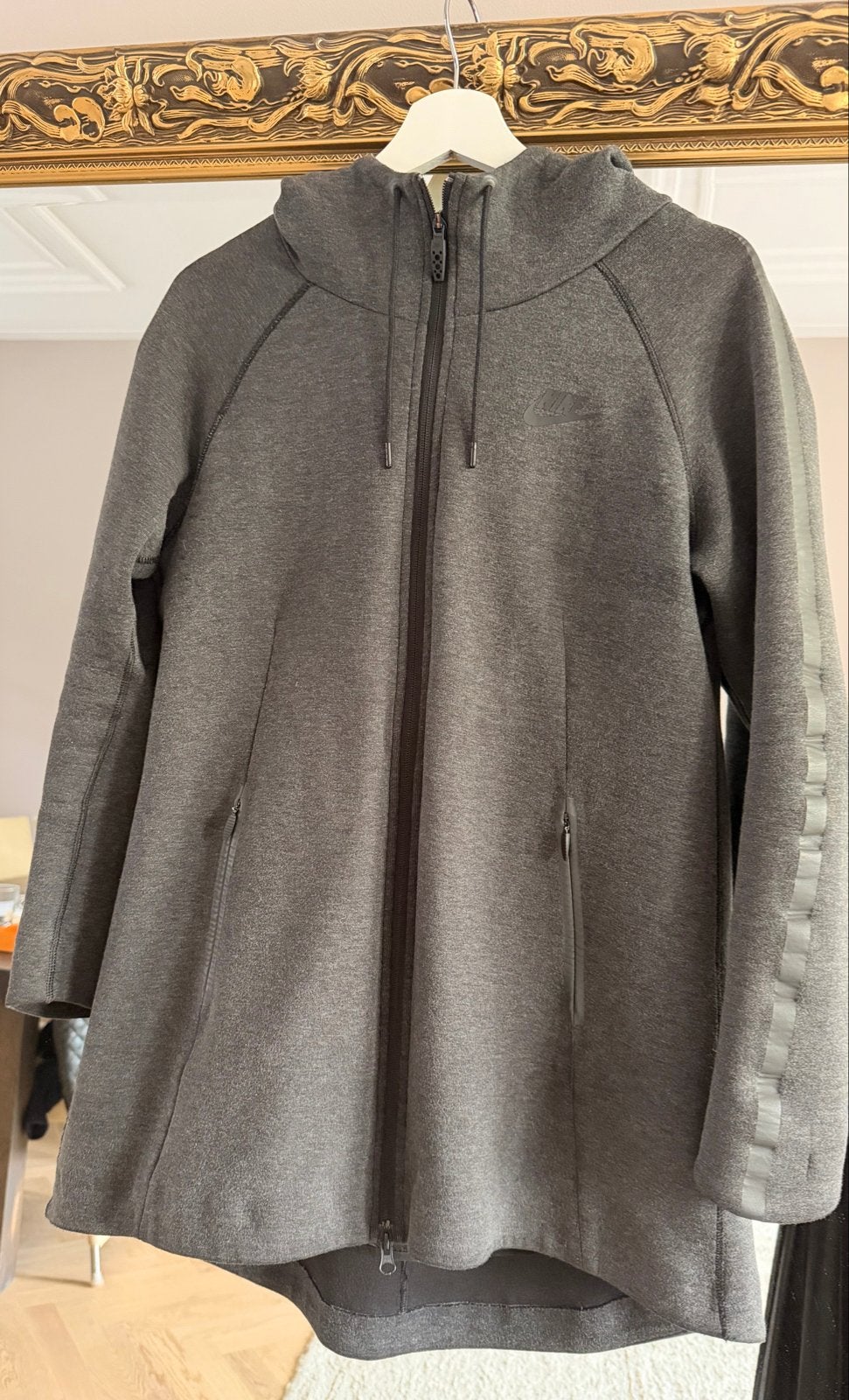Nike Tech Fleece jas met capuchon - Maat S, Ophalen of Verzenden, Zo goed als nieuw, Maat 36 (S), Grijs