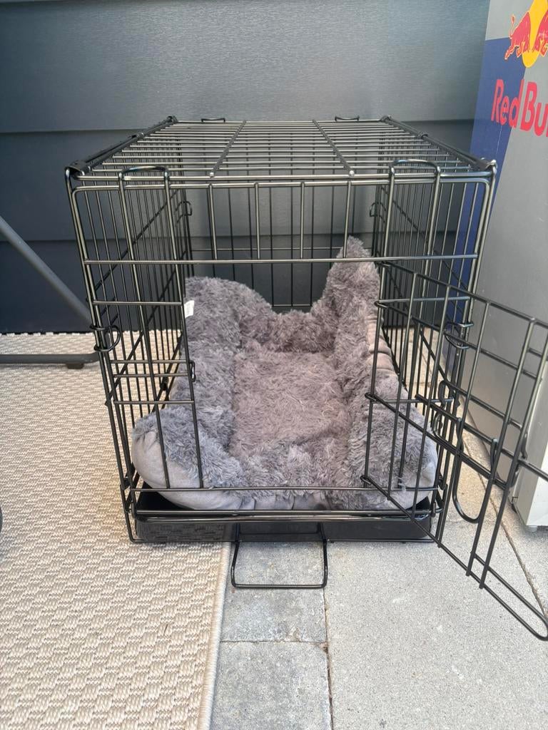 Te koop: kleine hondenbench met kussen, Ophalen, Zo goed als nieuw, Minder dan 75 cm, Minder dan 65 cm