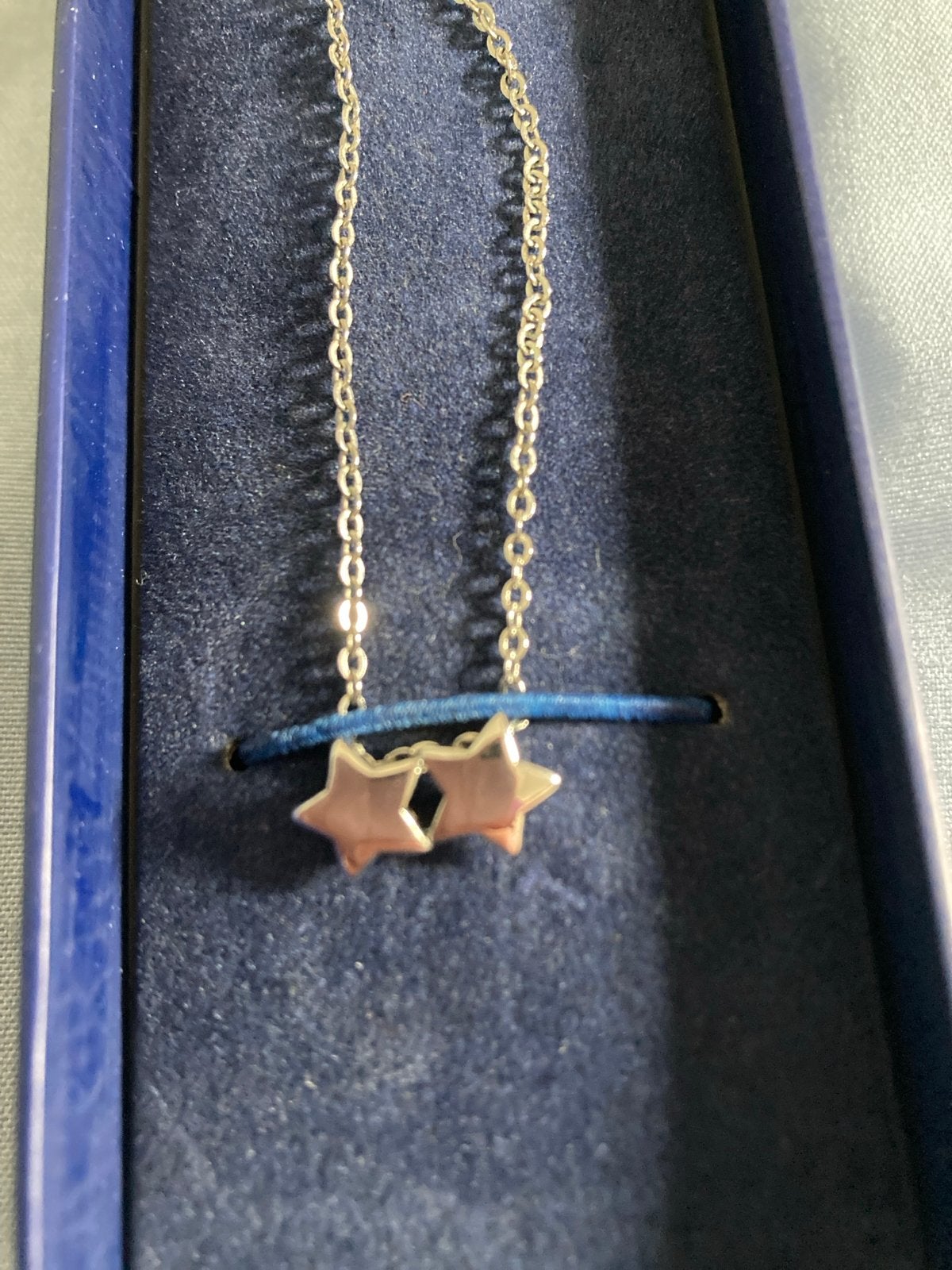 Zilverkleurige ketting met dubbele sterhanger, Ophalen, Zo goed als nieuw, Zilver, Met hanger