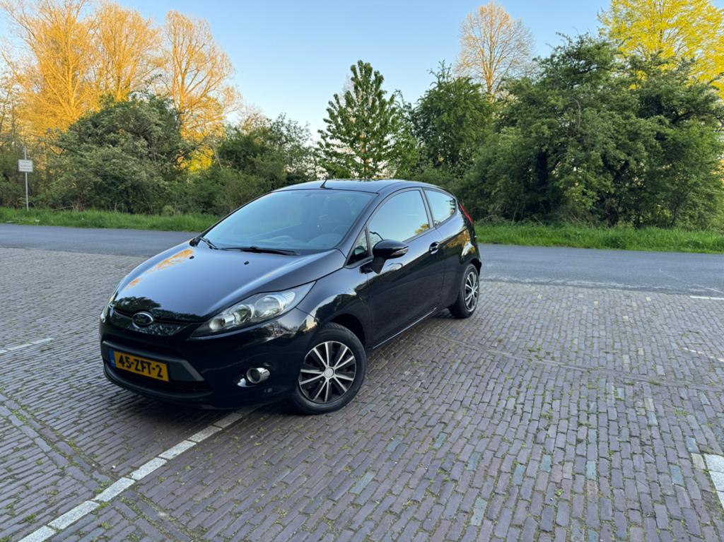 Ford Fiësta 1.6TDCI 70KW 3DR 2012 Zwart, Auto's, Ford, Particulier, Fiësta, ABS, Airbags, Airconditioning, Bluetooth, Boordcomputer