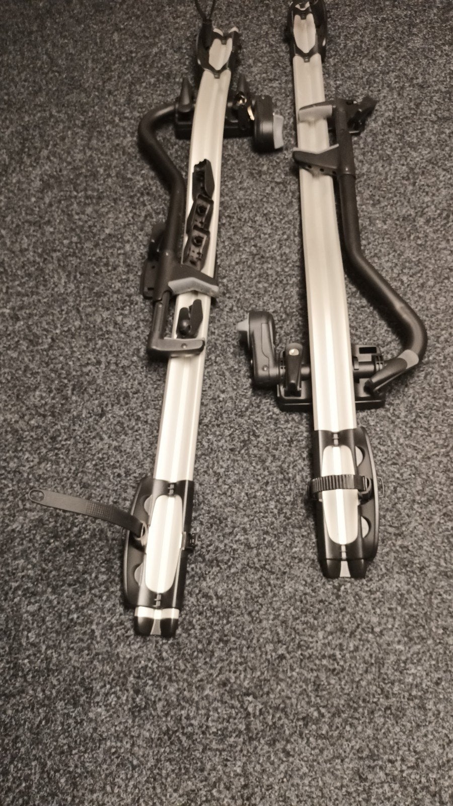 Mitsubishi fietsendrager (2 stuks), Ophalen, Gebruikt