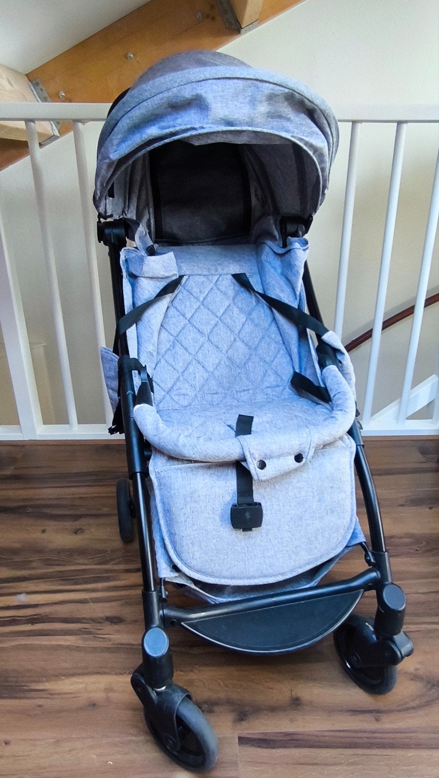 Lichtgewicht opvouwbare kinderwagen - Miwen, Kinderen en Baby's, Buggy's, Ophalen of Verzenden, Zo goed als nieuw, Overige merken