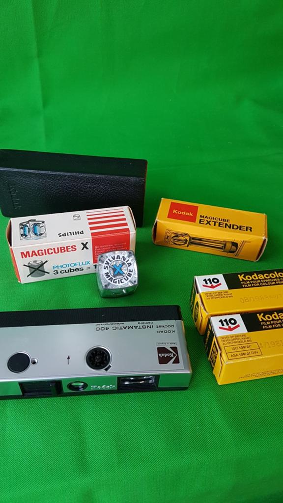 Kodak instamatic 400, met films en flitsen, Audio, Tv en Foto, Fotocamera's Analoog, Ophalen of Verzenden, Compact, Kodak