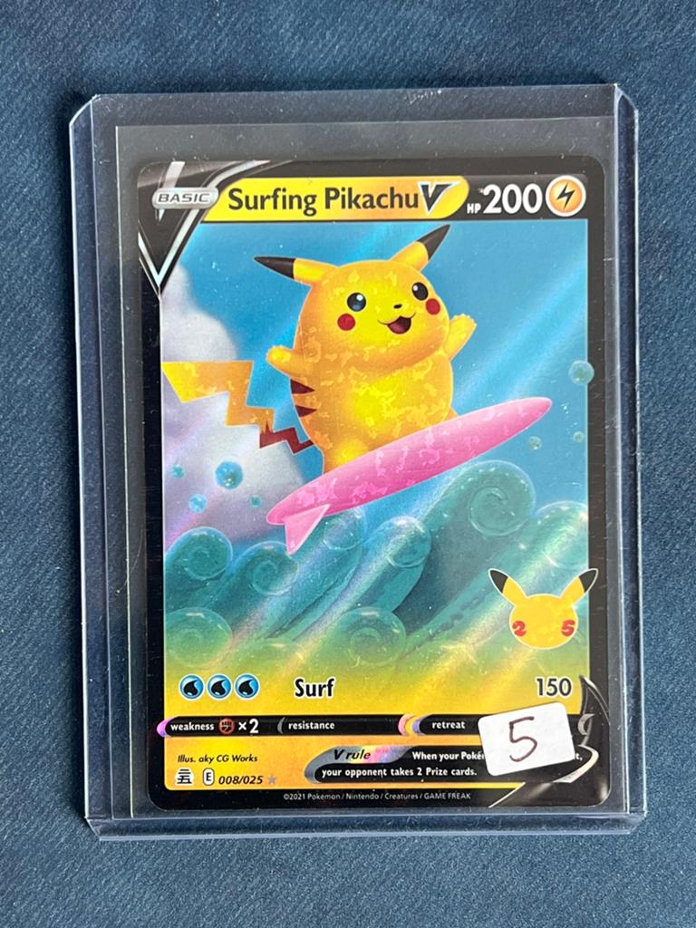Surfing pikachu V 008 celebrations 25th anniversary, Hobby en Vrije tijd, Ophalen of Verzenden, Zo goed als nieuw