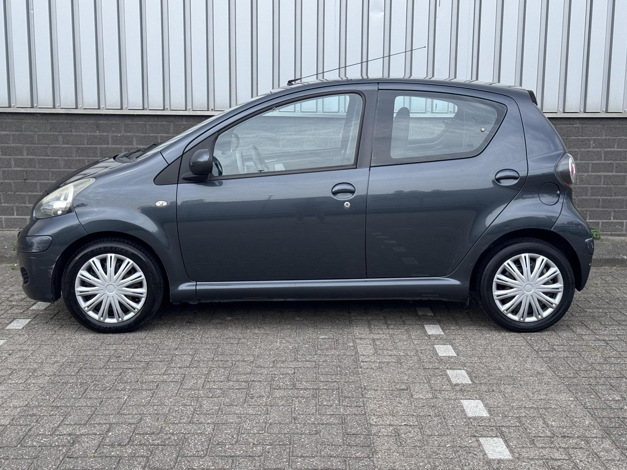 Toyota Aygo 1.0-12V Airco | Nieuwe APK!, Voorwielaandrijving, Stof, Gebruikt, 4 stoelen