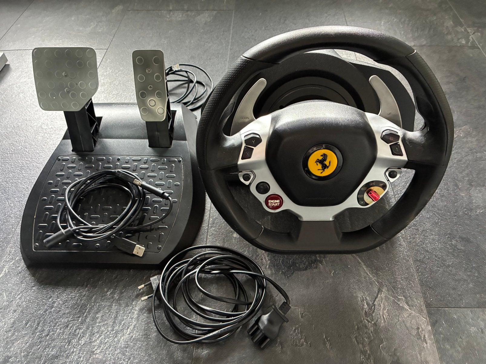 Thrustmaster TX Racing Wheel Ferrari 458 Italia Edition, Spelcomputers en Games, Ophalen of Verzenden, Zo goed als nieuw