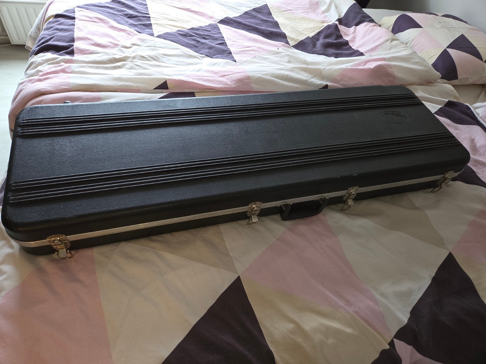 Basgitaar  koffer  World-Class Case, Ophalen, Elektrische basgitaar