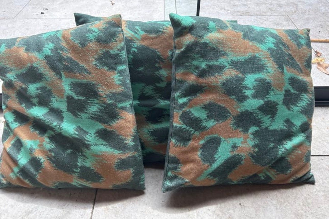 Set van 3 buitenkussens met dierenprint - groen/turquoise, Ophalen, Gebruikt