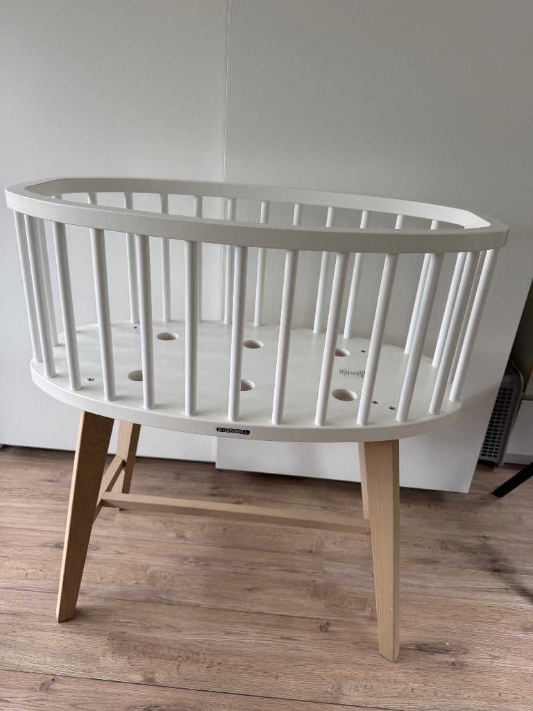 Wieg Kidsmill Lars wit/beige, Kinderen en Baby's, Babywiegjes en Ledikanten, Ophalen, Gebruikt, Wieg