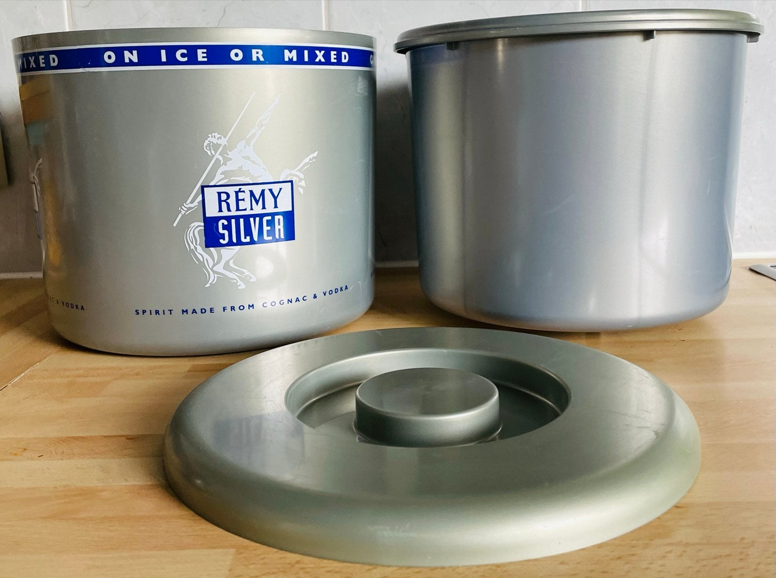 Rémy Silver IJsemmer - Cognac & Vodka, Huis en Inrichting, Keuken | Keukenbenodigdheden, Nieuw, Flessenkoeler, Overige merken