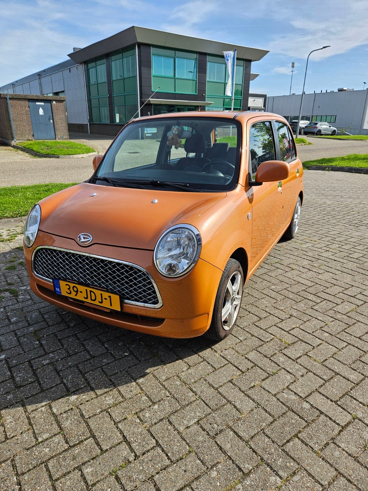 Daihatsu Trevis 1.0 AUTOMAAT Oranje, Stof, 600 kg, 770 kg, Bluetooth
