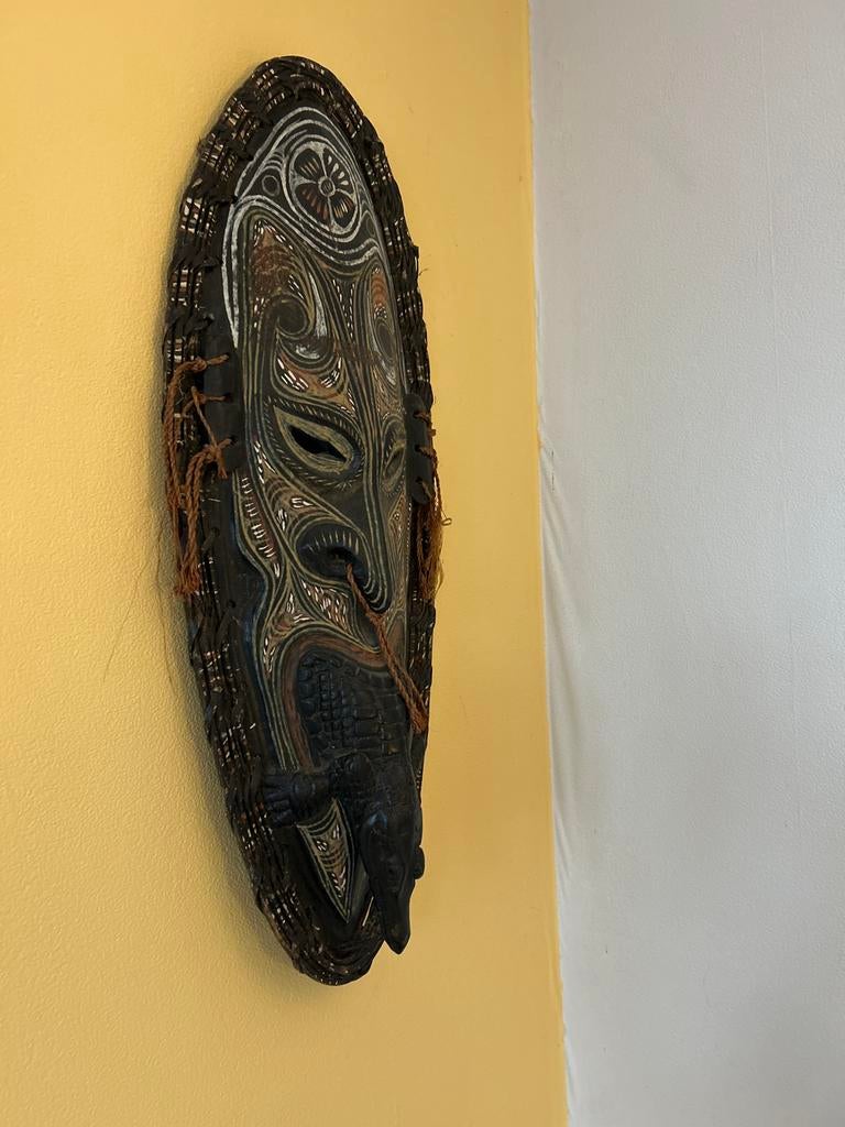 Uniek Afrikaans masker met krokodil, Ophalen