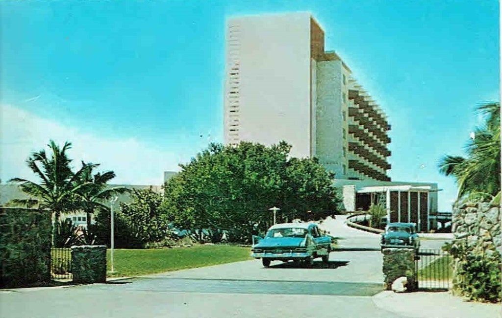 Aruba Palmbeach Hotel > Valkenburg, Verzamelen, Verzenden, 1960 tot 1980, Gelopen, Gebouw