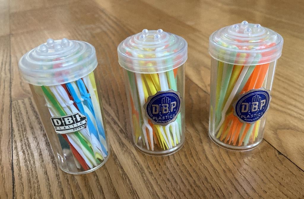 Cocktailprikkers kleurrijk plastic in koker 3 stuks vintage, Ophalen of Verzenden, Nieuw, Kunststof