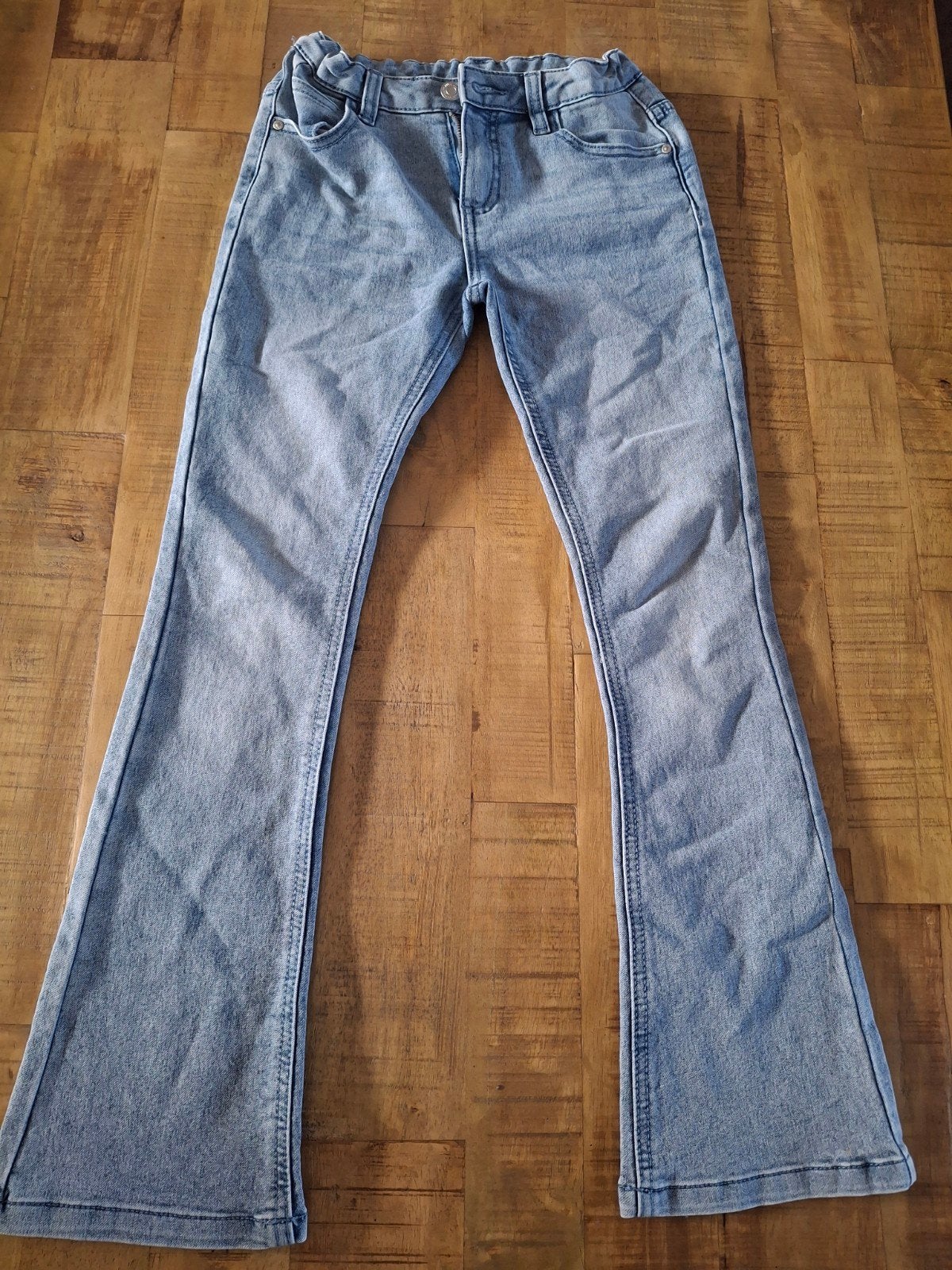 Hele mooie spijkerbroek merk Young het is een flairpants, Ophalen of Verzenden, Zo goed als nieuw
