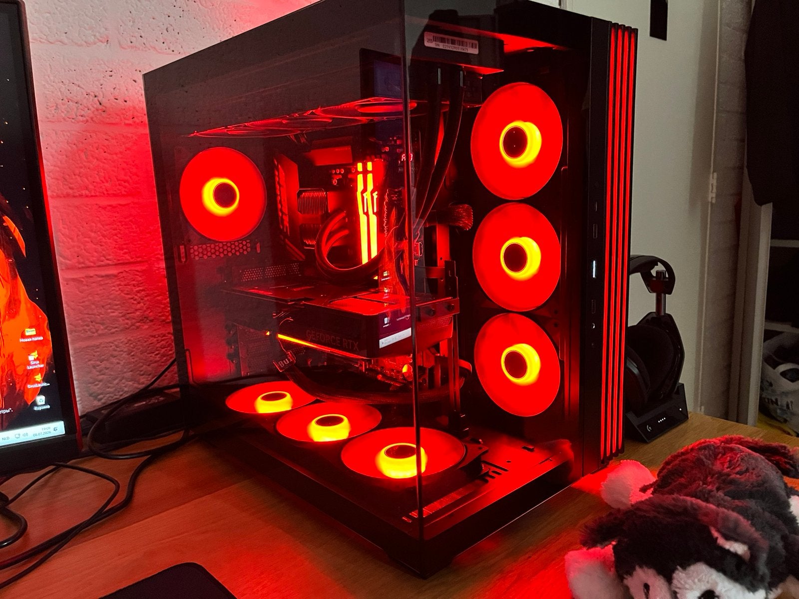 High-end Gaming PC Complete Setup RTX 5070 Ti Ryzen7 7800X3D, Computers en Software, Desktop Pc's, Ophalen, Zo goed als nieuw