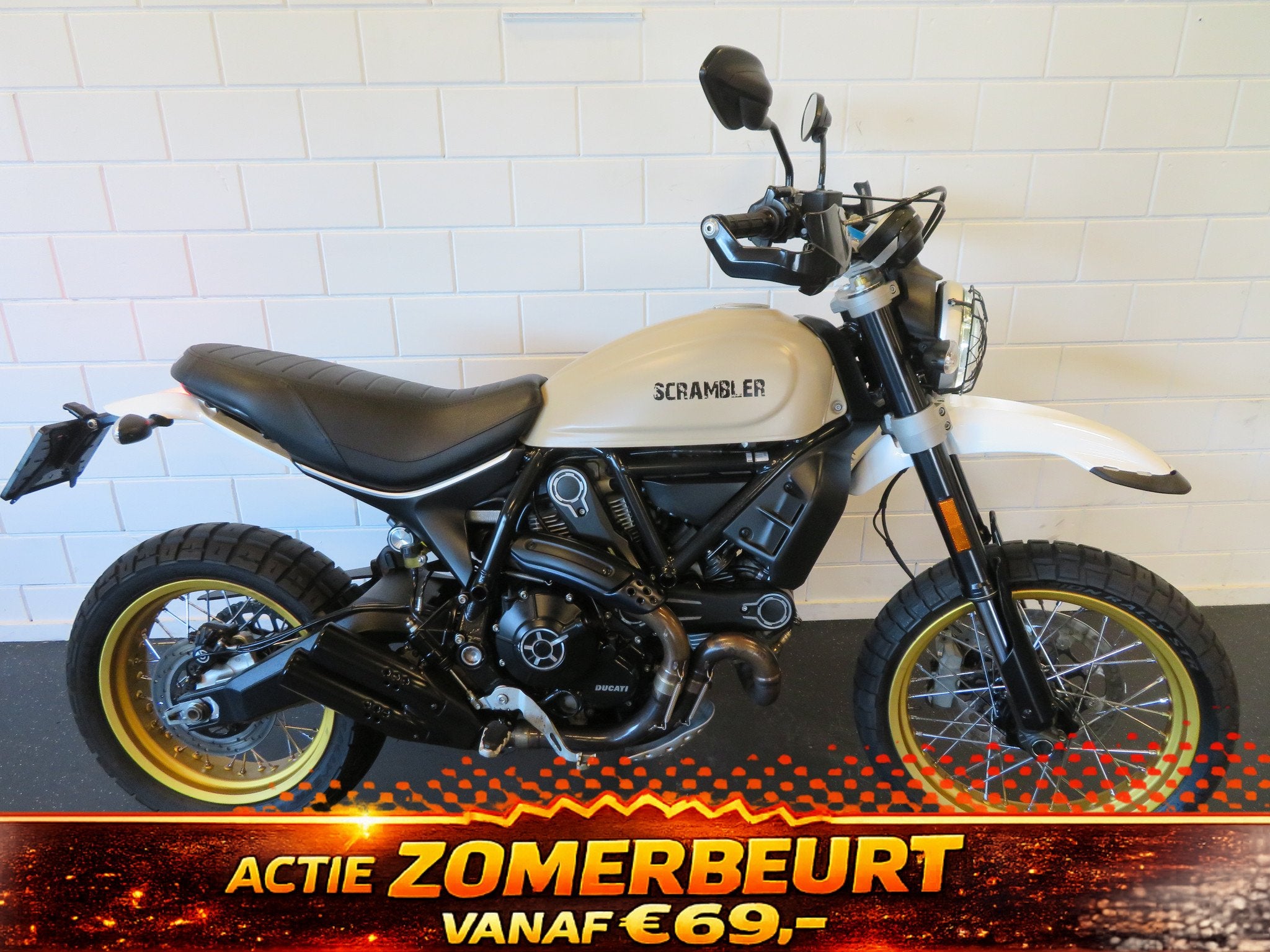 Ducati SCRAMBLER DESERT SLED ZEER FRAAI! (bj 2017), Motoren, Bedrijf, 803 cc, Naked bike