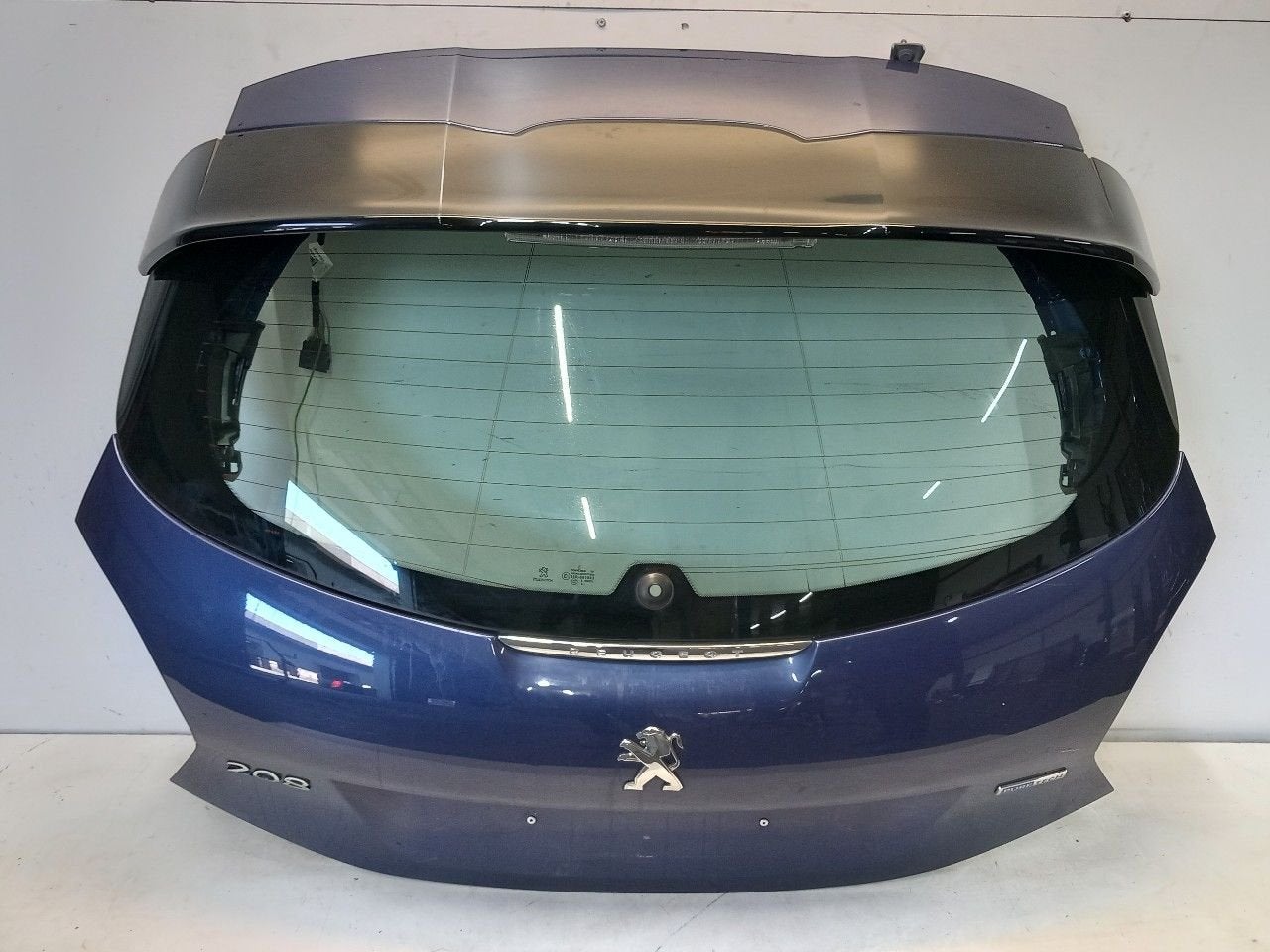 Achterklep Peugeot 208, Onderdelen@venauto.nl, Van der Ven Autorecycling B.V., Gebruikt, Ettenseweg 76, 4706 PB Roosendaal, The Netherlands