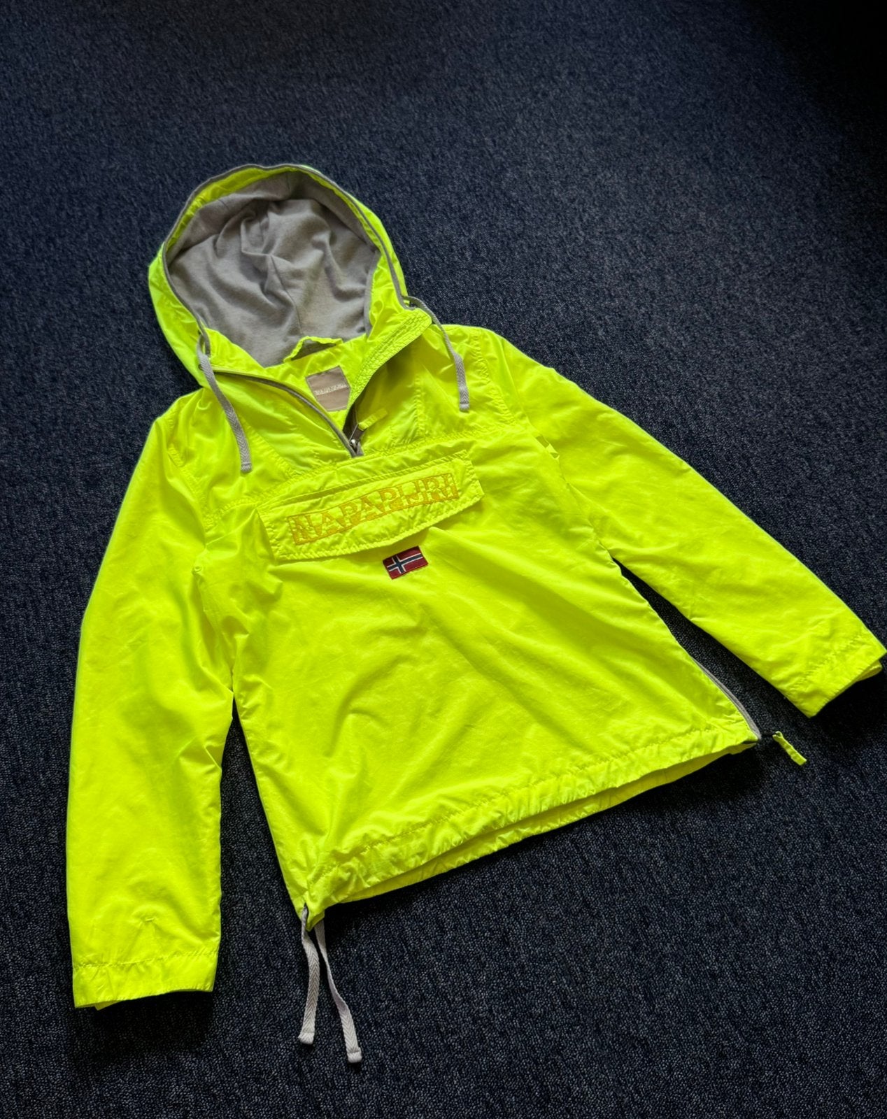 Napapijri Rainforest Neon Yellow Anorak Jacket Windbreaker, Ophalen of Verzenden, Zo goed als nieuw, Maat 36 (S), Geel