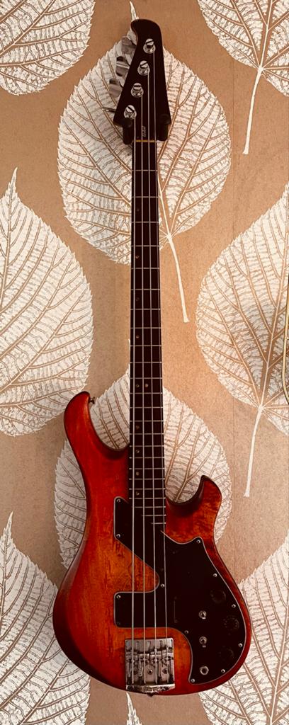 Gibson Victory Artist bas uit 1982 Cherry Sunburst, Muziek en Instrumenten, Ophalen, Gebruikt, Solid body, Gibson