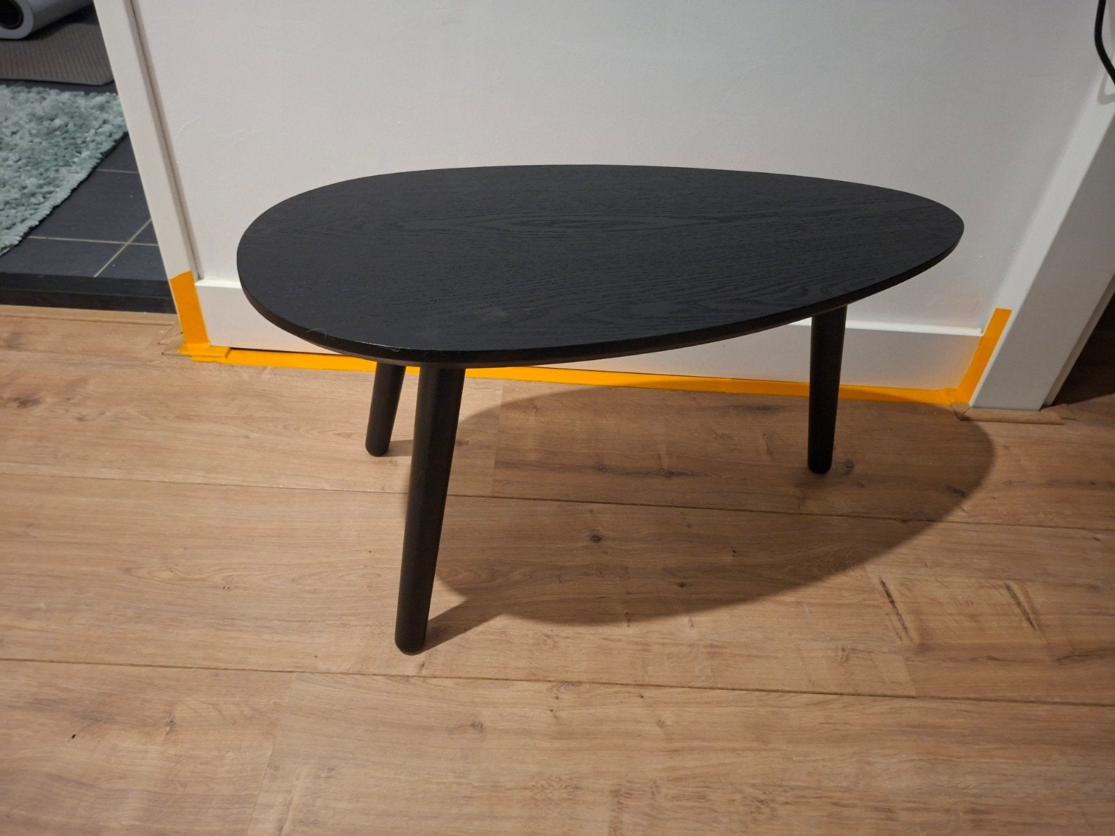 Zwarte bijzettafel in organische vorm, Ophalen, Minder dan 50 cm, Gebruikt, 50 tot 100 cm