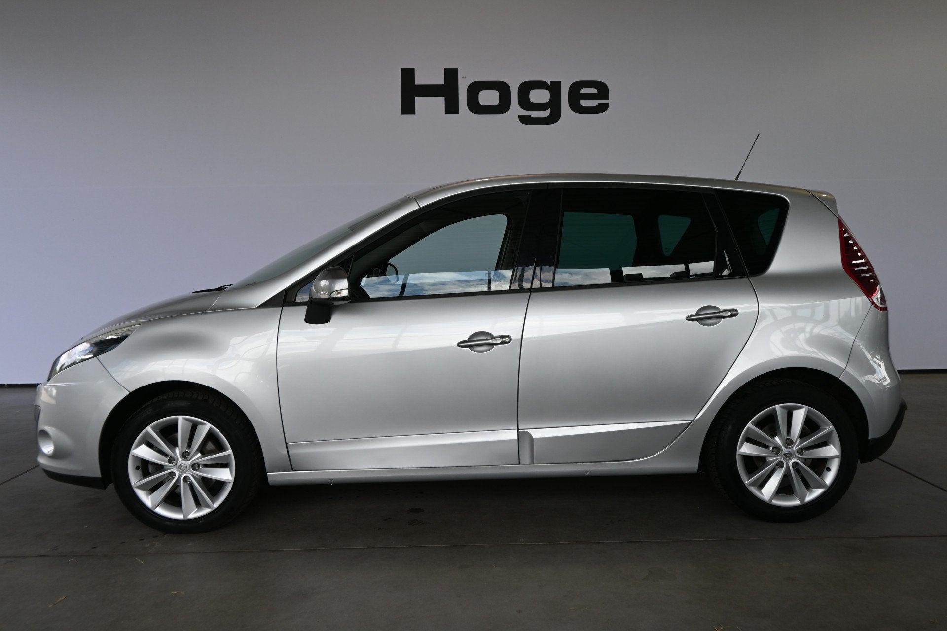 Renault Scénic 1.4 TCE Celsium Nap Clima Trekhaak Cruise co, Auto's, Voorwielaandrijving, Euro 5, Stof, Gebruikt