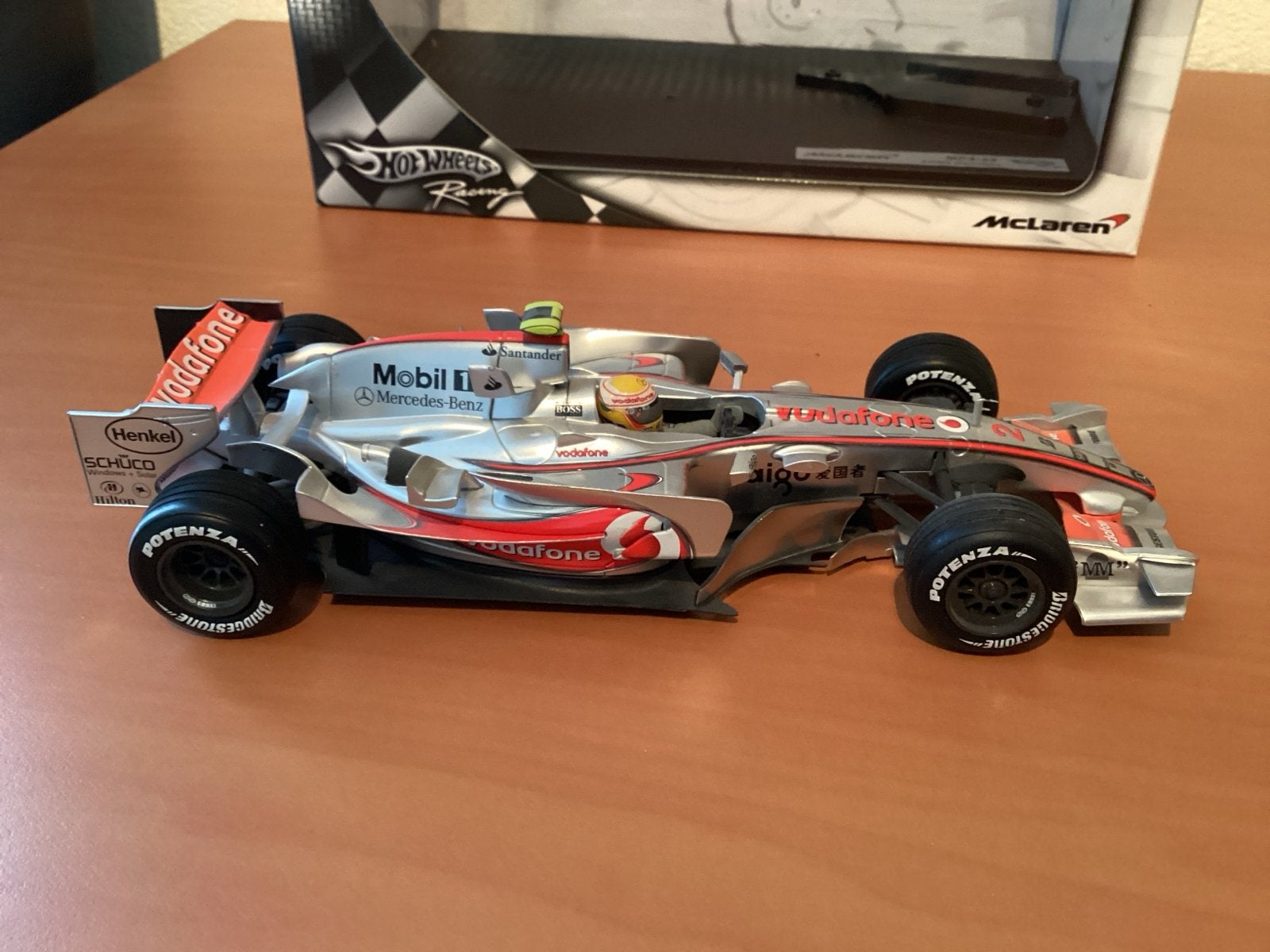 Hot Wheels Racing McLaren MP4-22 Lewis Hamilton Modelauto, Ophalen of Verzenden, Zo goed als nieuw, Auto, Hot Wheels