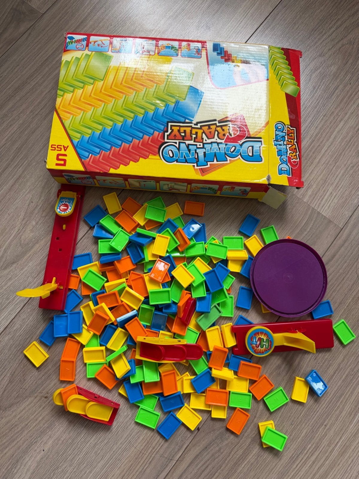 Domino Rally - Kleurrijk Dominospel voor Kinderen, Ophalen of Verzenden, Gebruikt, Jongen of Meisje