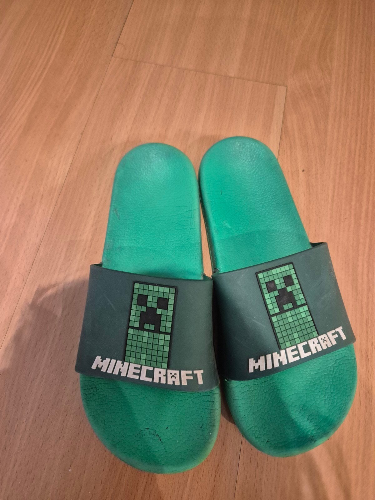 Minecraft Creeper badsandalen - Maat 38, Kinderen en Baby's, Gebruikt, Overige typen, Minecraft, Ophalen of Verzenden
