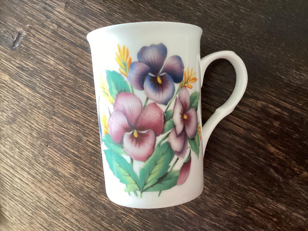 Viooltje beker bone china // per stuk, Ophalen of Verzenden