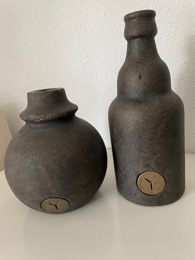 Twee vaasjes van Brynxz, Overige materialen, Overige kleuren, Ophalen of Verzenden, Zo goed als nieuw