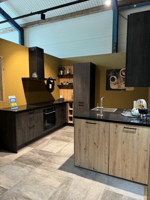Showroomkeuken, Ophalen, Nieuw, Composiet, Met kookeiland