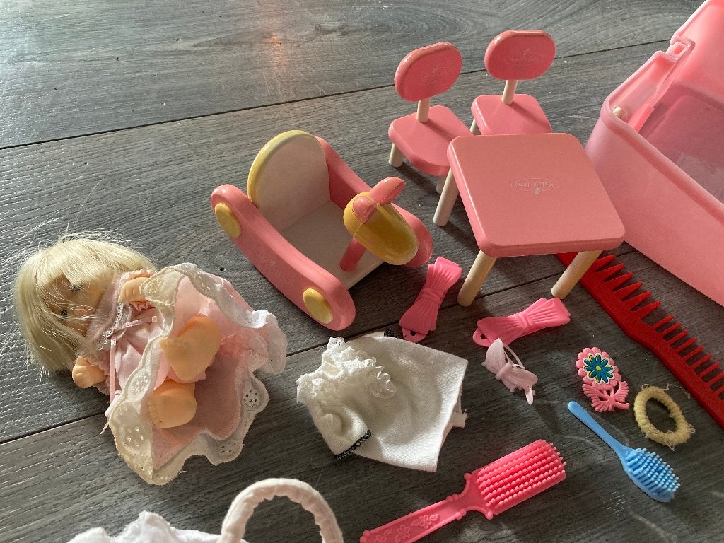Vintage retro koffertje poppenhuis Sekihuchi My Little Baby, Kinderen en Baby's, Speelgoed | Poppen, Ophalen of Verzenden, Zo goed als nieuw