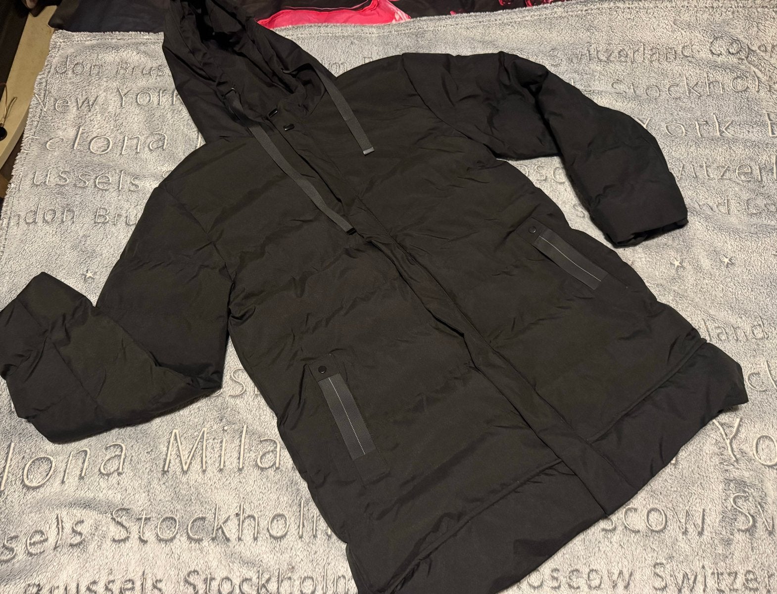 Zwarte winterjas met capuchon - Maat 4XL, Kleding | Dames, Ophalen of Verzenden, Nieuw, Maat 46/48 (XL) of groter, Zwart