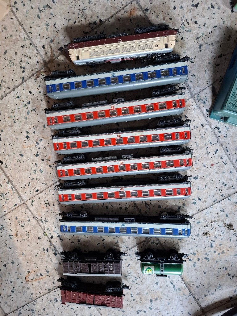 Grote verzameling modeltreinen, rails en gebouwen, Ophalen, Wisselstroom, Märklin, Gebruikt