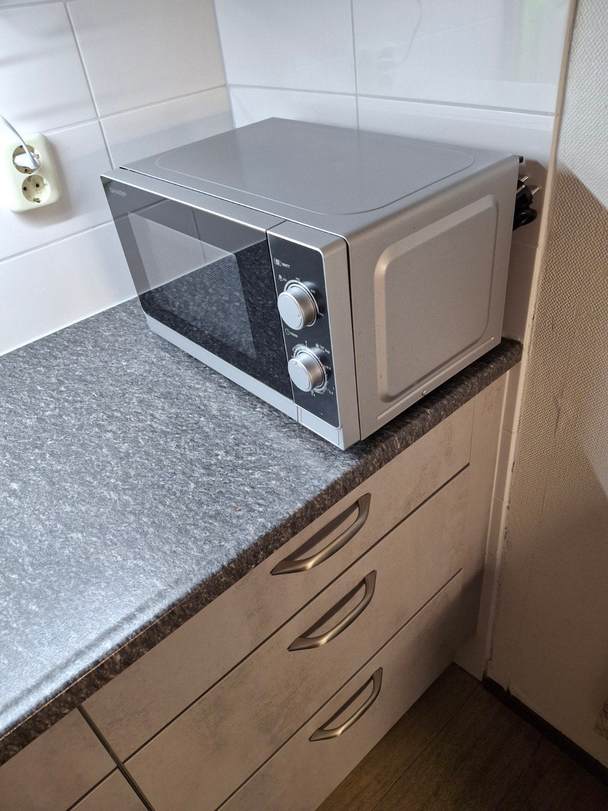 sharp magnetron R-200, Ophalen, Draaiplateau, Vrijstaand, Magnetron