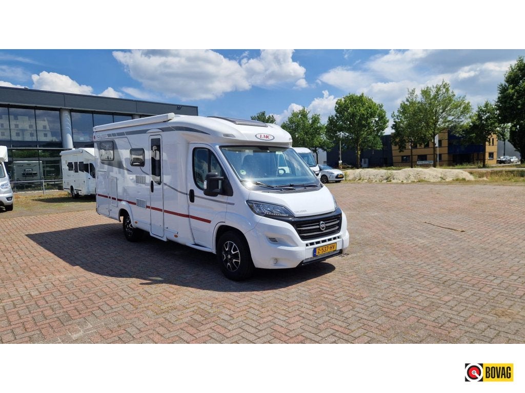 LMC Cruiser V 646, Caravans en Kamperen, Campers, Automaat, Koelkast, Ringverwarming, Fiat