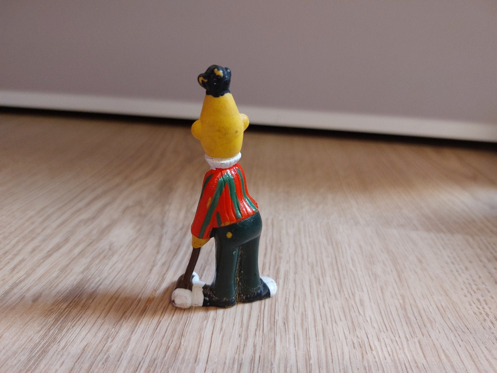 Sesamstraat Bert poppetje cricket 9 cm, Verzamelen, Poppetjes en Figuurtjes, Ophalen of Verzenden
